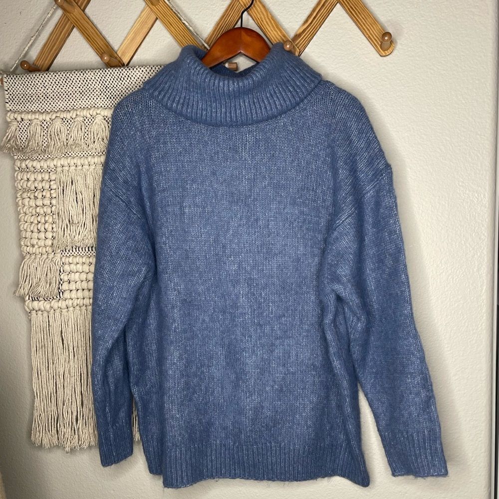 Zara Blue Oversized Turtleneck Acrylic Blend Sweater Medium